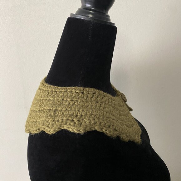 Handmade Crochet Mossy Green Merino Wool Collar Neckwear Accessory - Picture 5 of 6